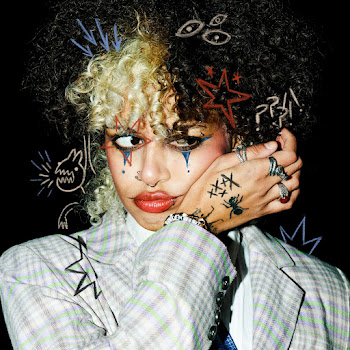 Обложка Nxdia - She Likes A Boy